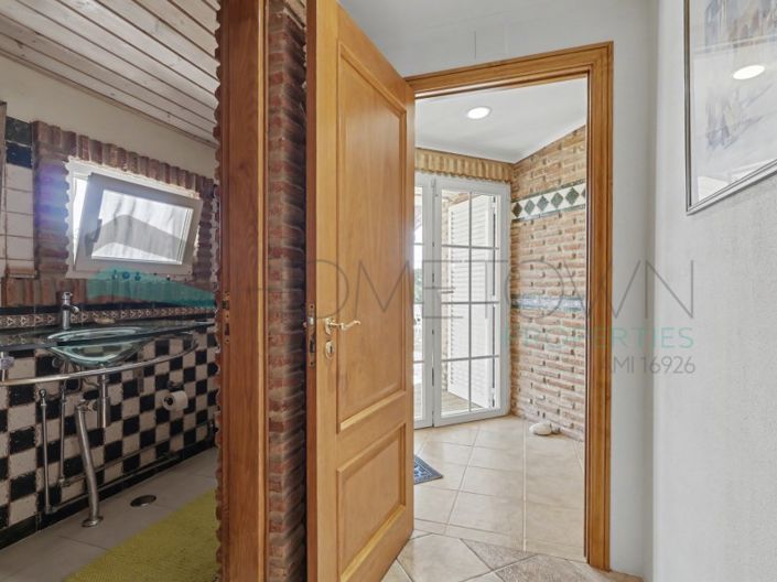 Image No.15-5 Bed House for sale