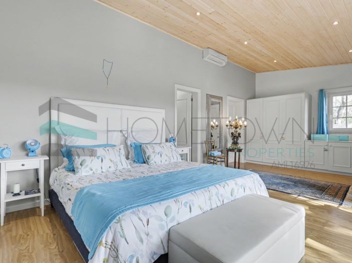 Image No.16-5 Bed House for sale