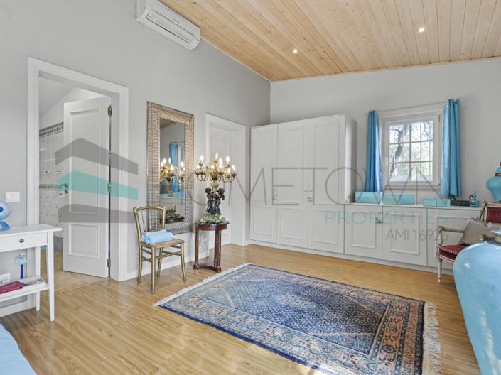 Image No.17-5 Bed House for sale