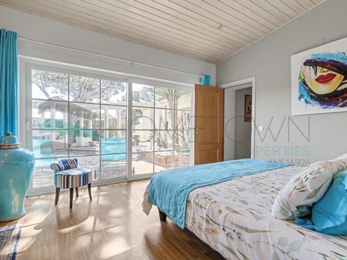 Image No.18-5 Bed House for sale