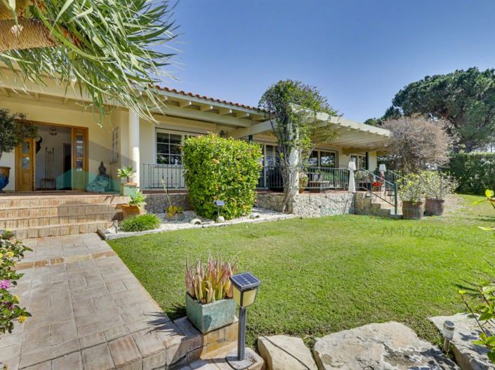 Image No.2-5 Bed House for sale