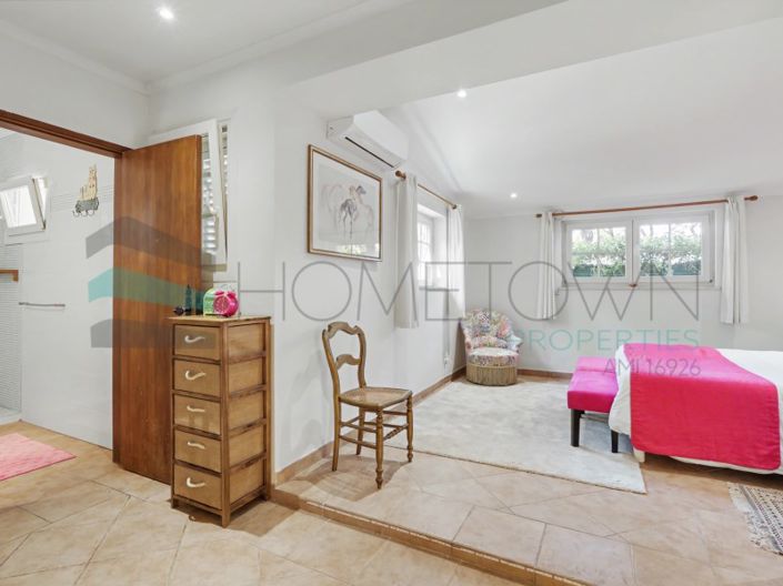 Image No.22-5 Bed House for sale