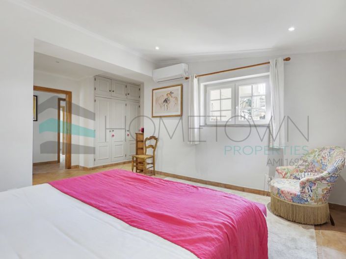 Image No.25-5 Bed House for sale