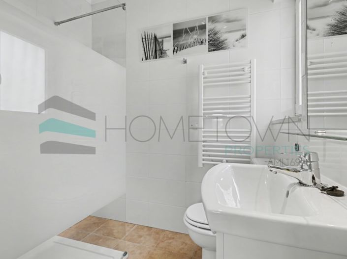 Image No.36-5 Bed House for sale