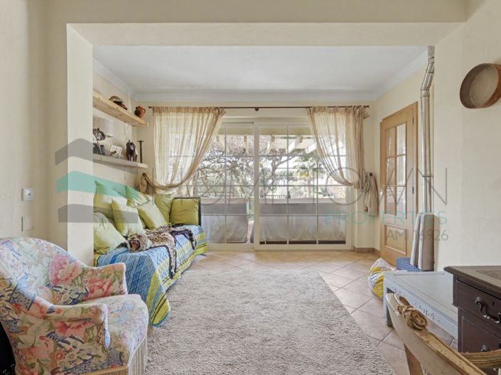 Image No.42-5 Bed House for sale