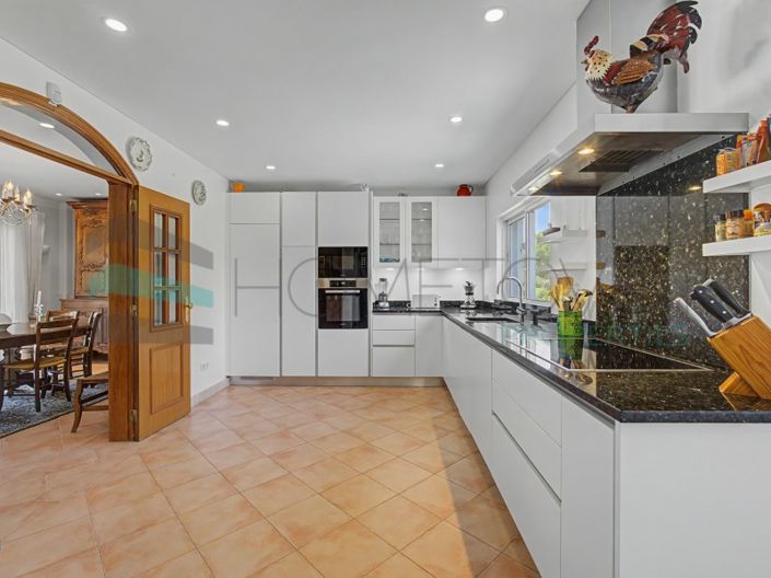 Image No.16-5 Bed House for sale