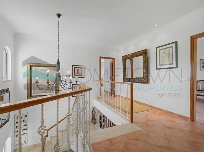 Image No.24-5 Bed House for sale