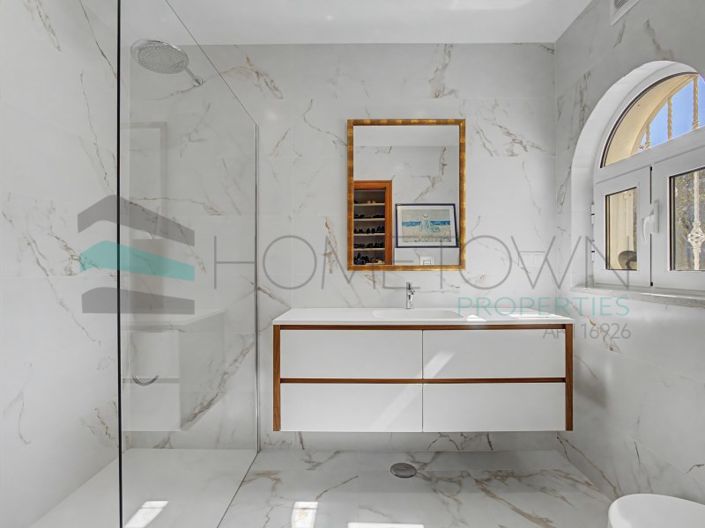 Image No.33-5 Bed House for sale