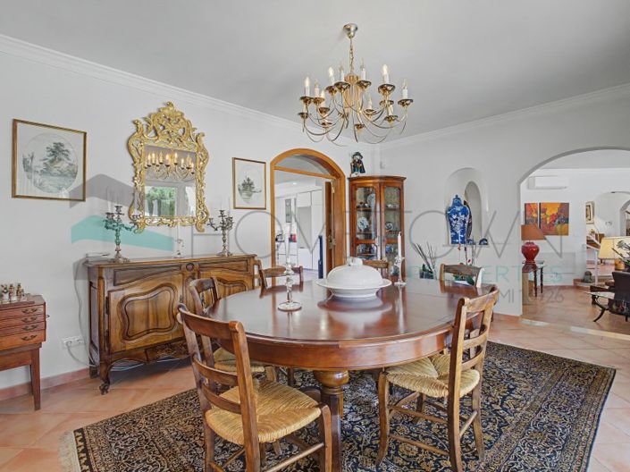 Image No.9-5 Bed House for sale