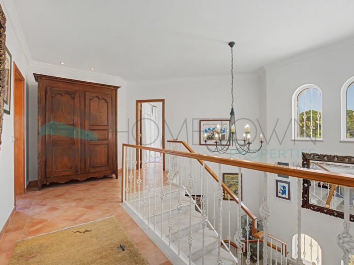 Image No.30-5 Bed House for sale