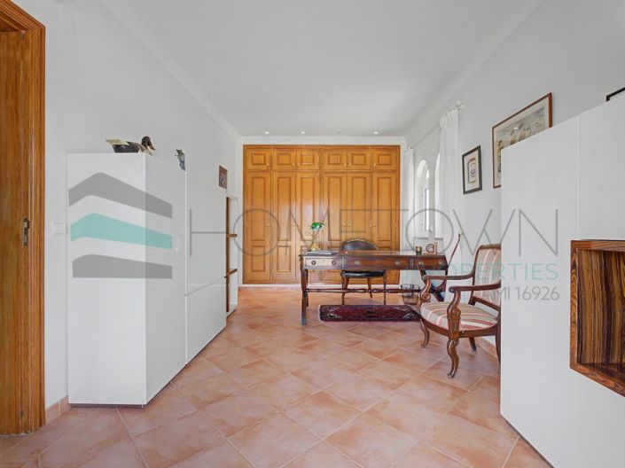 Image No.31-5 Bed House for sale