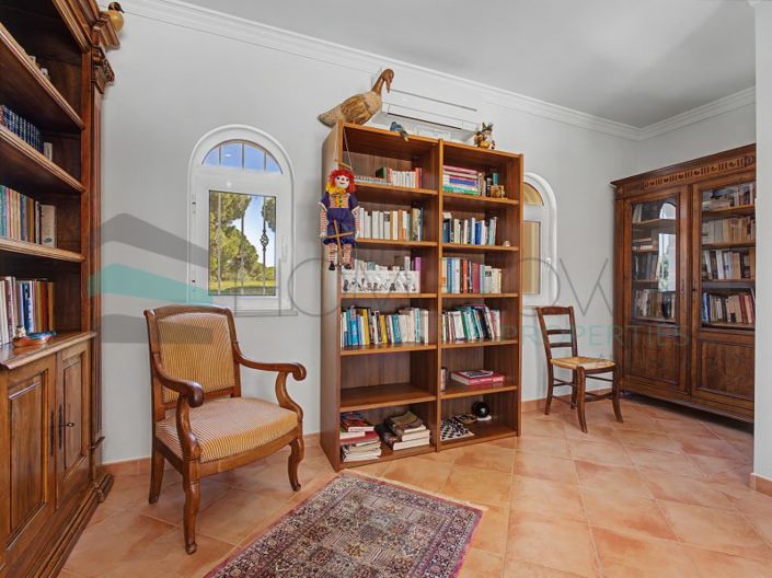 Image No.57-5 Bed House for sale