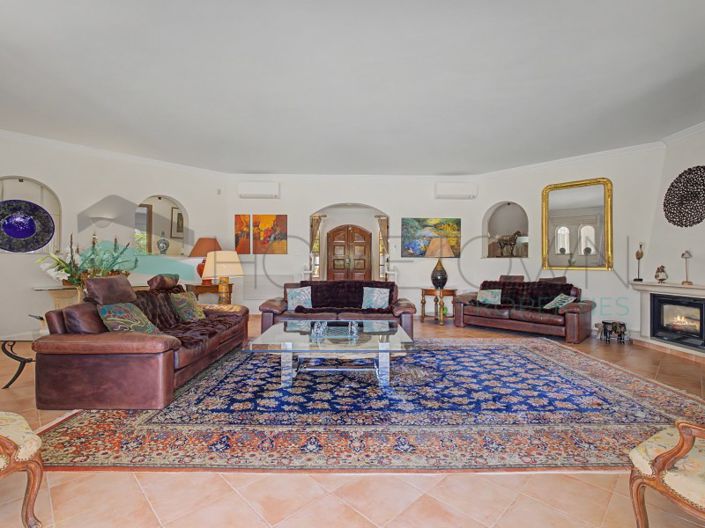 Image No.3-5 Bed House for sale