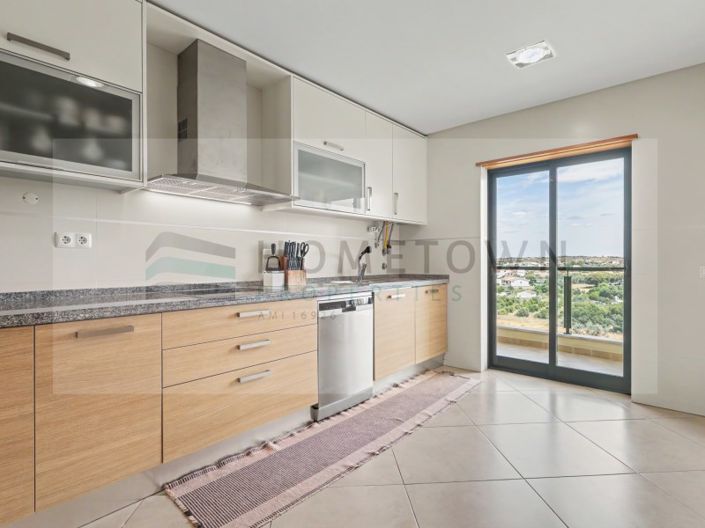 Image No.14-3 Bed Apartment for sale