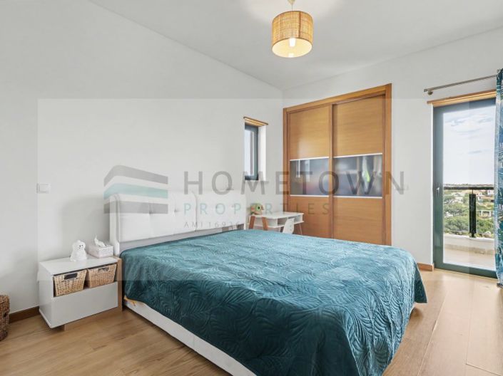 Image No.20-3 Bed Apartment for sale
