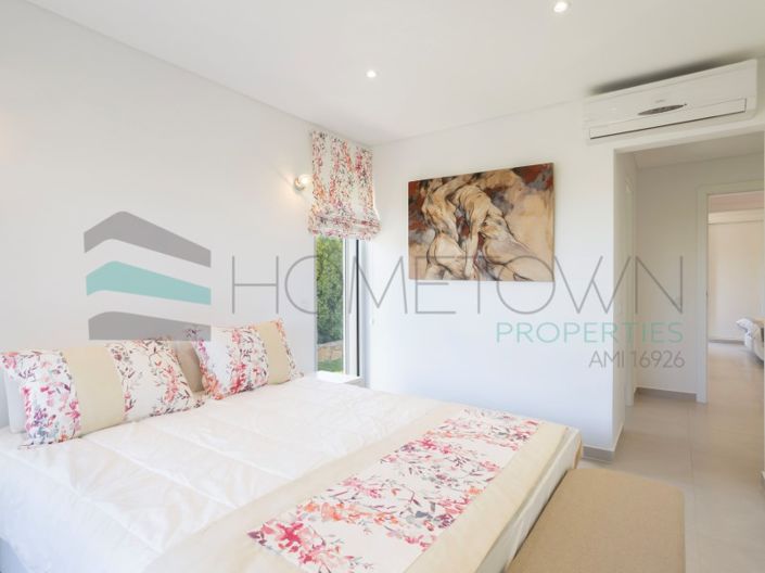 Image No.17-4 Bed House for sale