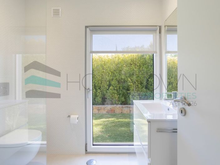 Image No.25-4 Bed House for sale