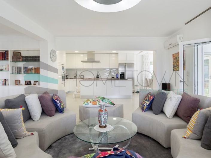 Image No.6-4 Bed House for sale