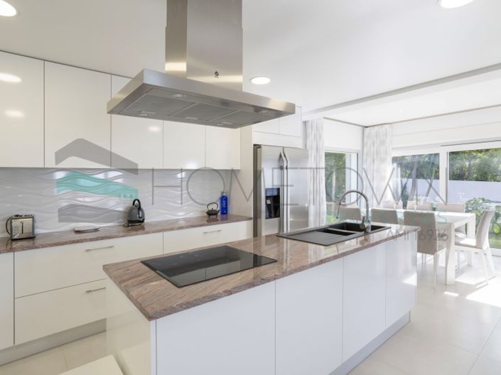 Image No.7-4 Bed House for sale