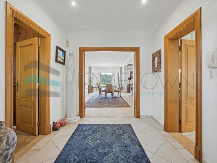 Image No.2-4 Bed House for sale