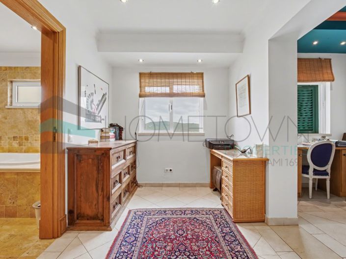 Image No.21-4 Bed House for sale