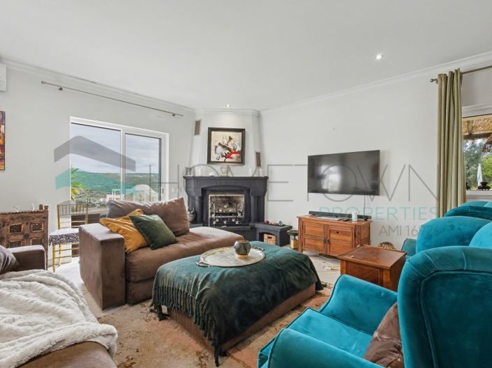 Image No.6-4 Bed House for sale