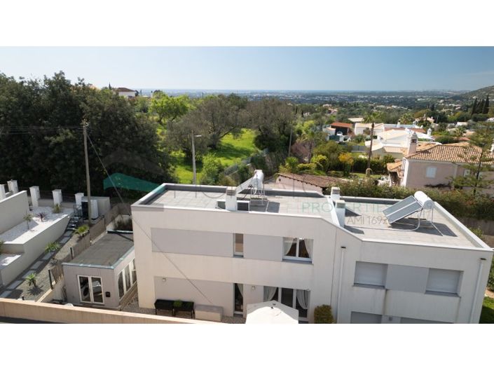 Image No.18-3 Bed House for sale