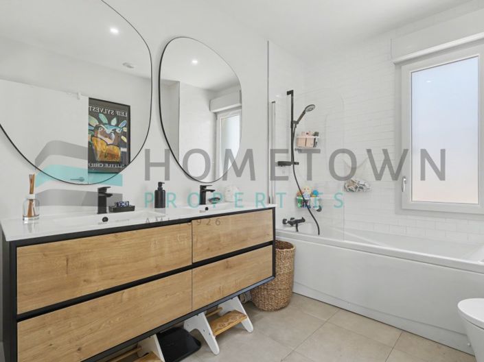 Image No.24-3 Bed House for sale
