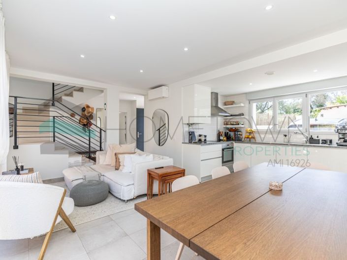 Image No.3-3 Bed House for sale