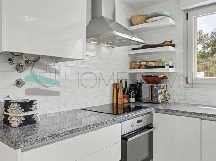 Image No.8-3 Bed House for sale