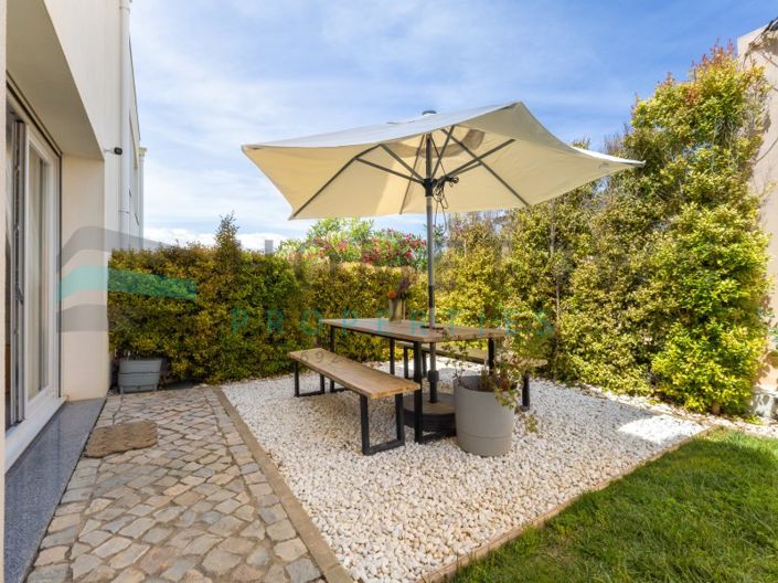 Image No.6-3 Bed House for sale