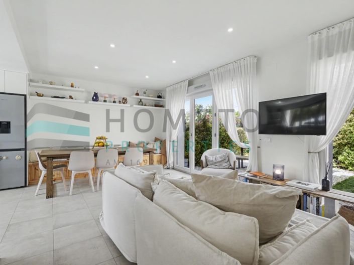 Image No.9-3 Bed House for sale