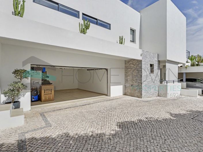 Image No.43-3 Bed House for sale