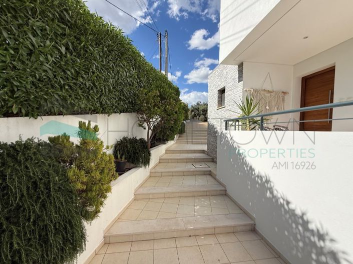 Image No.49-3 Bed House for sale