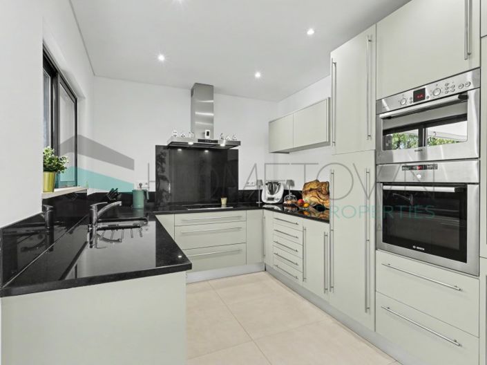 Image No.5-3 Bed House for sale