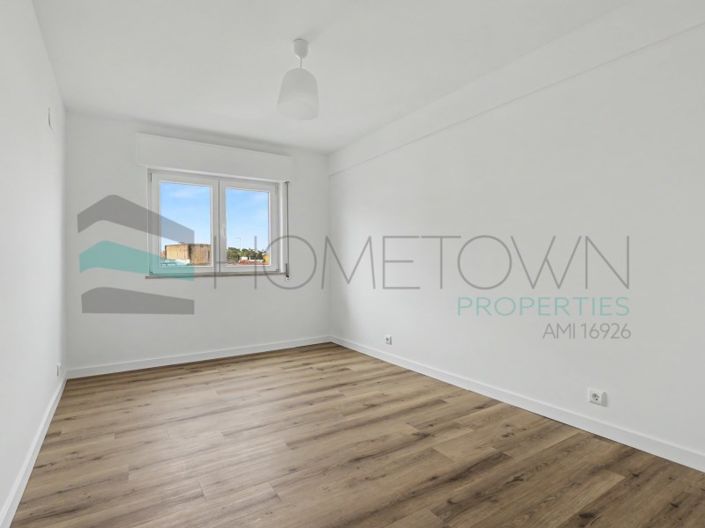 Image No.24-3 Bed Apartment for sale