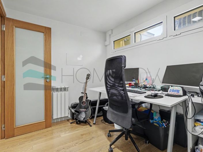 Image No.17-4 Bed House for sale