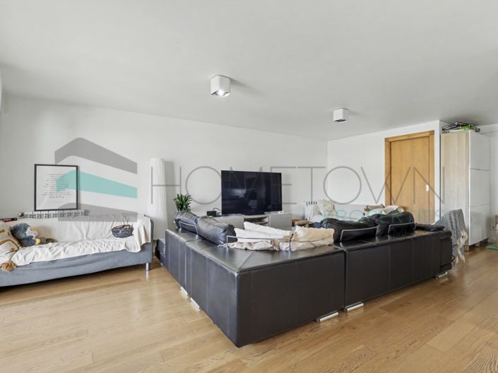 Image No.2-4 Bed House for sale