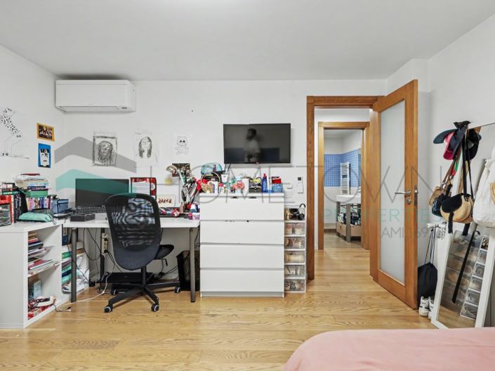 Image No.20-4 Bed House for sale