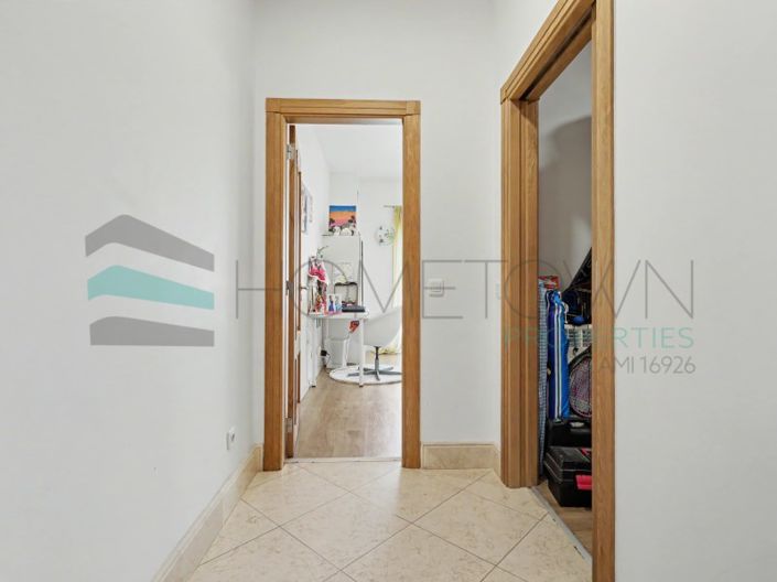 Image No.34-4 Bed House for sale