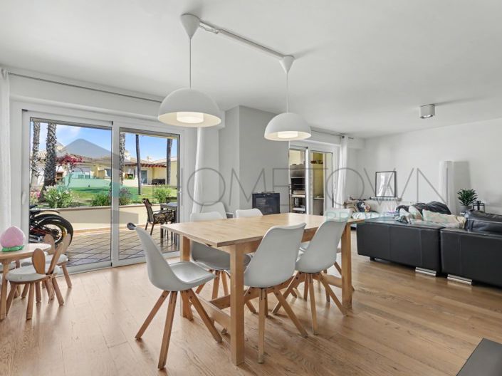 Image No.9-4 Bed House for sale