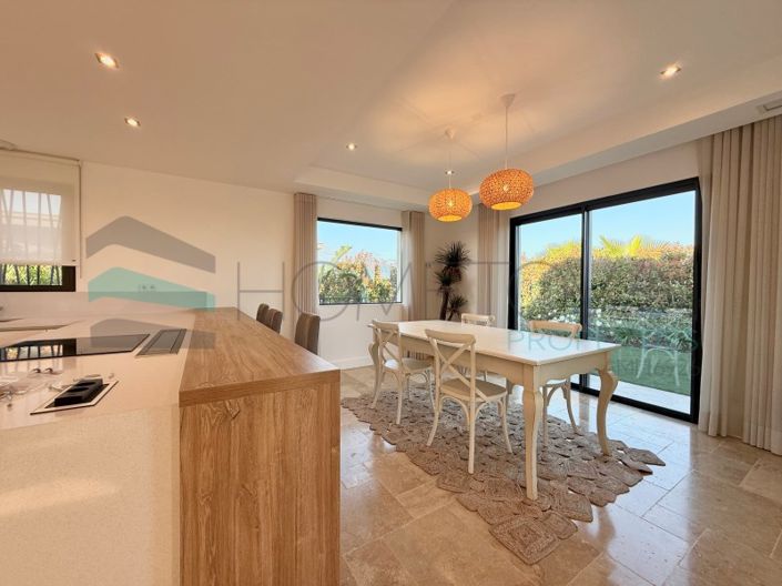 Image No.10-3 Bed House for sale