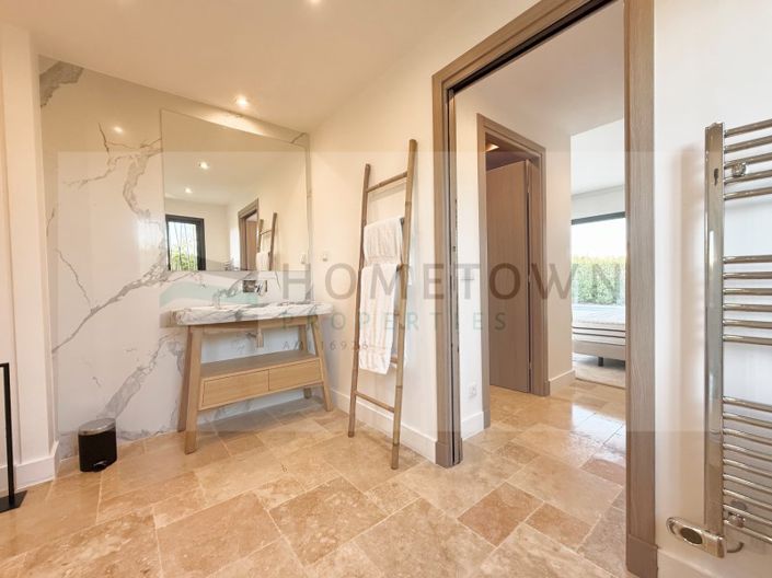 Image No.18-3 Bed House for sale