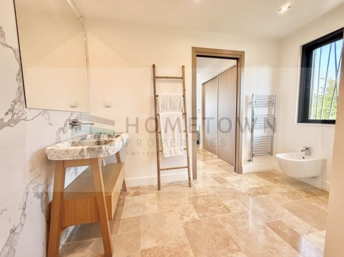 Image No.23-3 Bed House for sale