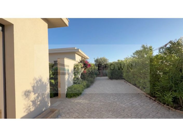 Image No.34-3 Bed House for sale