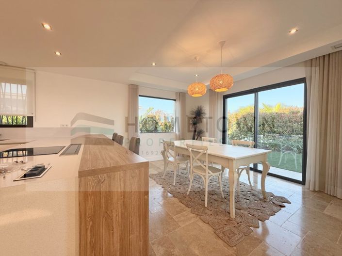 Image No.9-3 Bed House for sale