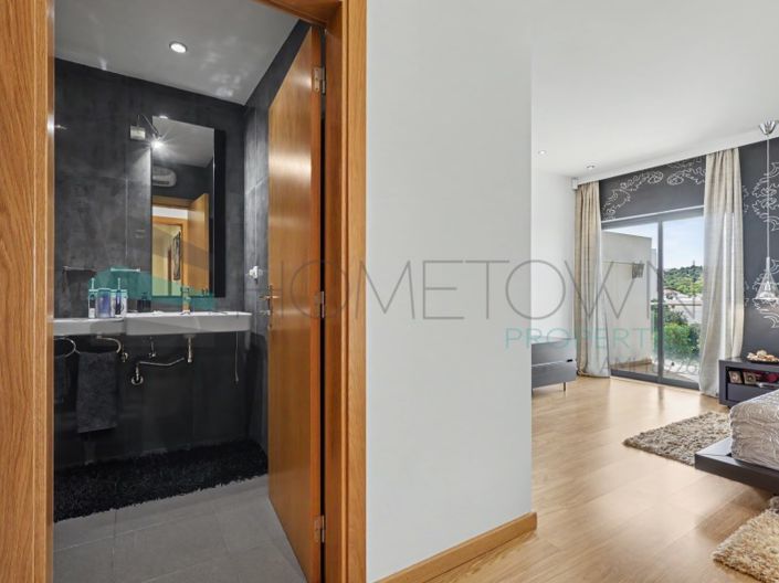 Image No.22-4 Bed Apartment for sale