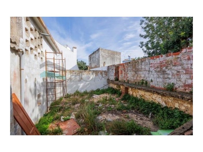 Image No.22-4 Bed House for sale
