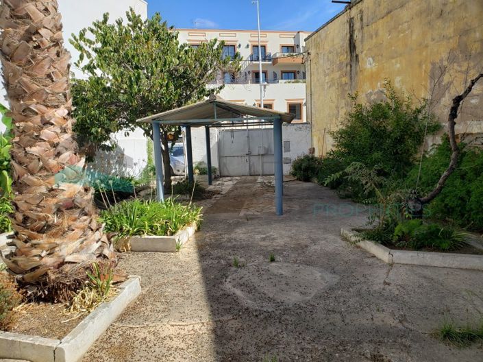 Image No.15-3 Bed House for sale