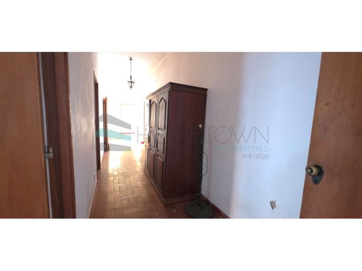 Image No.8-3 Bed House for sale